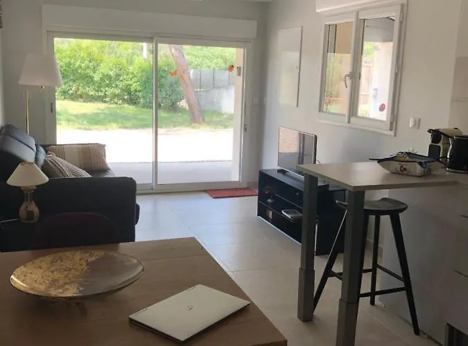 Semesterbostad Mougere Des Oliviers Galargues
